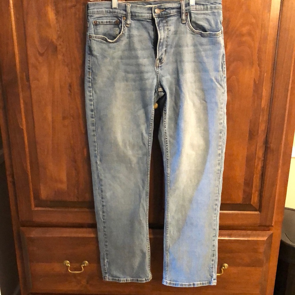 Old Navy Mens Loose Built in Flex Size 34x32.